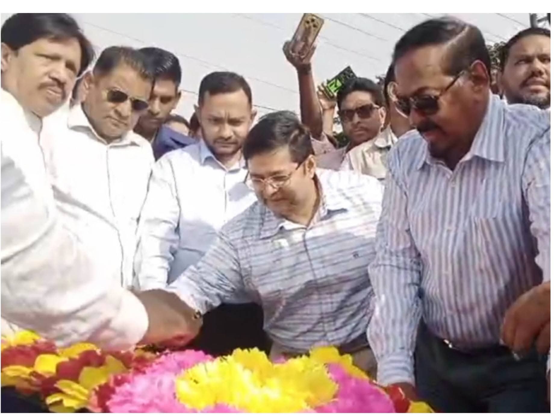 ৭০ কিলোমিটার জুড়ে বৃক্ষরোপণ কর্মসূচি উদ্বোধন করলেন স্পিকার